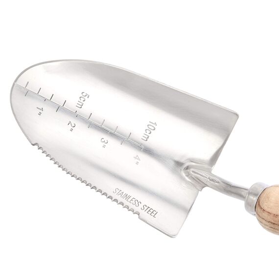 Amazon Basics - Gartenwerkzeug-Set, 3-teilig, mit Edelstahl-Kelle, Umpflanzkelle und Handharke, Silber/Holz-farbe