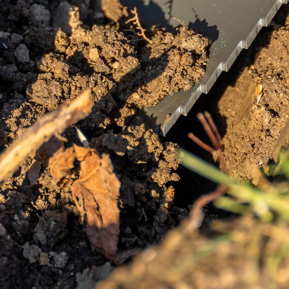 Radius Garden 23211 Root Slayer Wurzel-Spitz-Spaten XL, rot