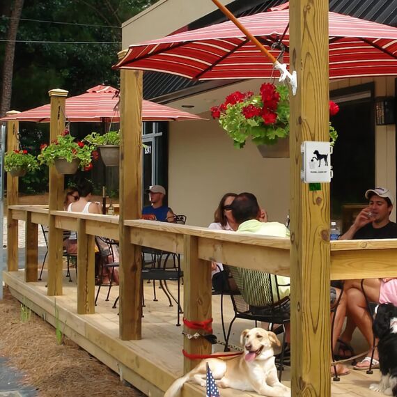 Hundekotbeutelspender, wandmontiert, für den Außenbereich, Aufbewahrungsbehälter mit Schloss, 8 kleine Rollen, Pfahl, Zaunmontage, passend für gewerbliche Anlässe zu Hause (weißer Spender + 8 Rollen +