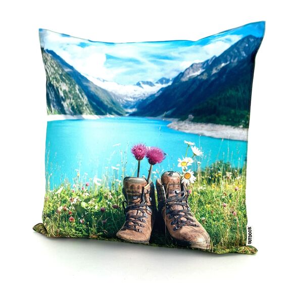 heimtexland ® Outdoorkissen Bedruckt 45x45 Garten Lounge Dekokissen Outdoor Lotus Effekt Typ742 Alpen Stiefel