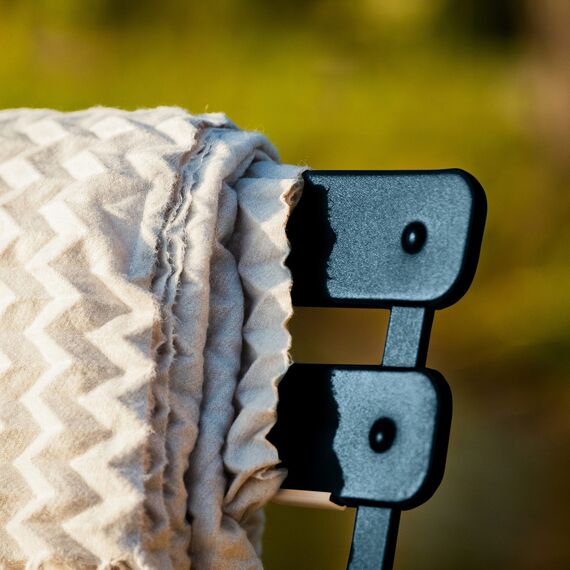 Vanage | Bistro Set Balkon | Balkonmöbel klappbar Set 3-teilig | pulverbeschichteter Stahl, wetterbeständig, Gartentisch & Stühle perfekt für Garten & kleine Balkone