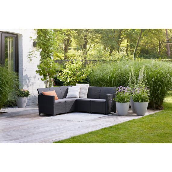 Keter Nora - Ecksofa für Garten oder Terrasse, 5-Sitzer, mit Kissen und Beistelltisch mit 35 l Stauraum, Farbe Graphit