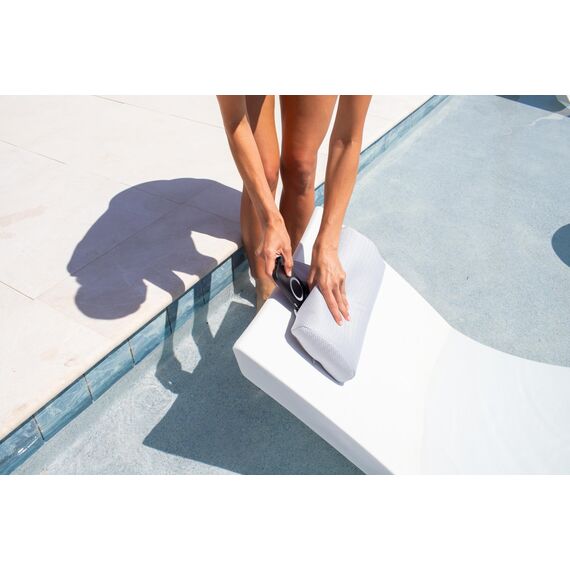 REZVANI Kopfstützenkissen für Terrasse, Chaiselongue, Poolliege auf Ledge mit rutschfestem beschwertem Schwanz und Handytasche, schnell trocknend, für alle Wetter-Poolmöbel und Liegen (bewölkt)