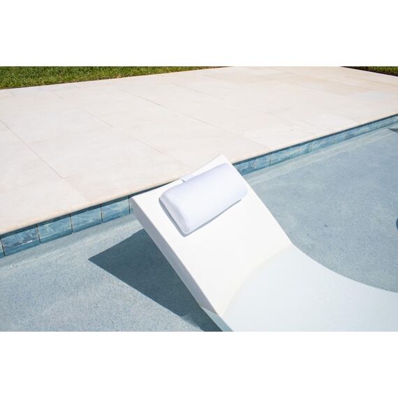 REZVANI Kopfstützenkissen für Terrasse, Chaiselongue, Poolliege auf Ledge mit rutschfestem beschwertem Schwanz und Handytasche, schnell trocknend, für alle Wetter-Poolmöbel und Liegen (bewölkt)