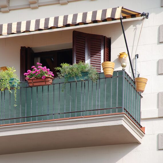 Relaxdays Zaunblende, Sichtschutz für Gartenzaun & Balkongeländer, HDPE Gewebe, UV-stabilisiert, wetterfest, 1x6m, grün