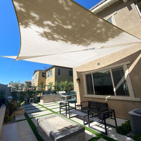 Sunlax, Sonnensegel 3-eckig 2,4 m x 2,4 m x 2,4 m, beige – UV-blockierendes, atmungsaktives Sonnenschutzsegel für Terrasse und Garten