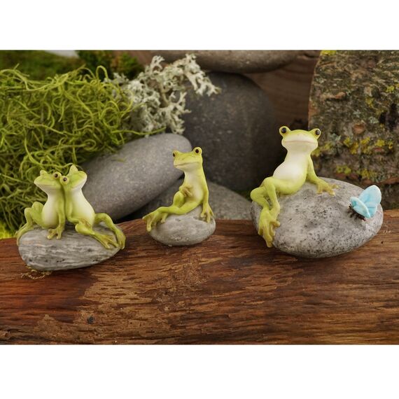 Top Collection Miniatur Feengarten und Terrarium Statue Frosch ruhend auf Stein mit Schmetterling