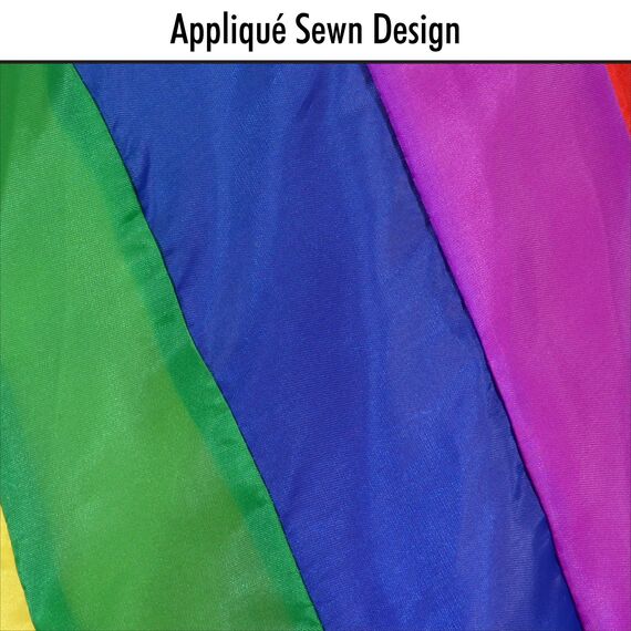 In the Breeze Regenbogenfarbene diagonale Abschnitte – 83 cm Windsack – Bunte Hängedekoration – Rot, Orange, Gelb, Grün, Blau, Violett