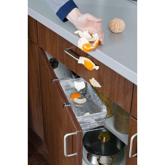 WENKO Einhängekorb Klein, Organizer zum Einhängen an Schranktür oder Schublade, Korb aus Metall, 24 x 11,5 x 15 cm, Chrom