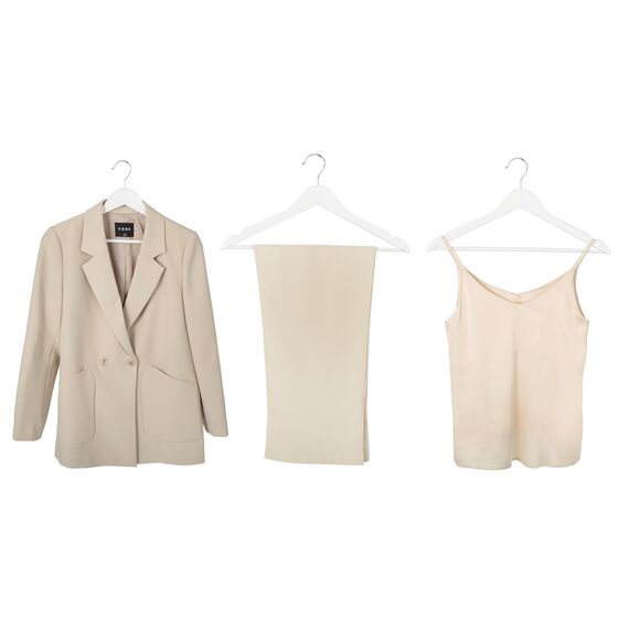 Amazon Basics Holz-Kleiderbügel für Anzüge, 10er-Pack, Weiß, 44x22 cm