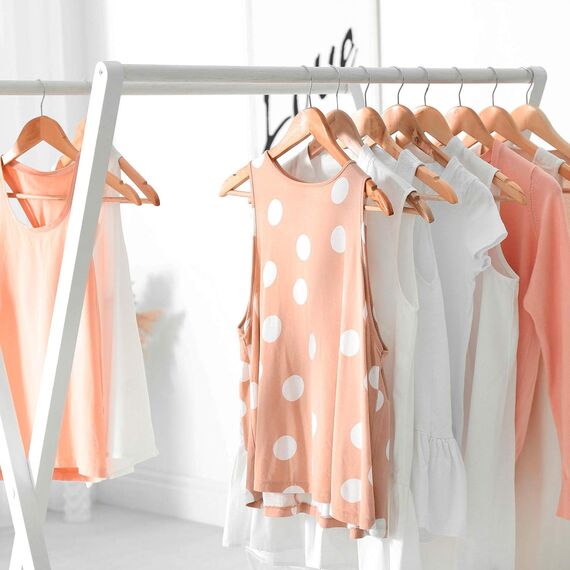 HOUSE DAY Kleiderbügel Aus Naturholz - 10 Stück Stabil Und Drehbar - Breite Anzugbügel Und Jackenbügel 44,5cm