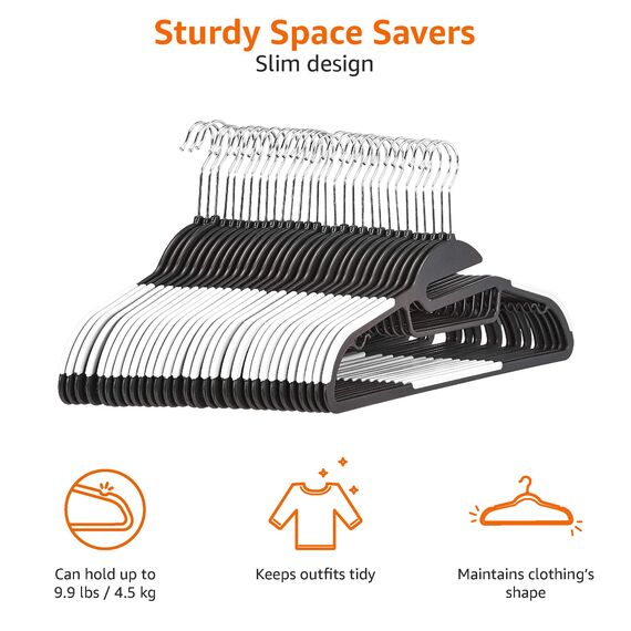 Amazon Basics Strapazierfähige Kunststoff-Kleiderbügel, mit rutschfestem Gummiüberzug und horizontalem Steg, 30er-Pack, Weiß