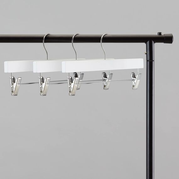 Amazon Basics Holzkleiderbügel mit Klammern, 10er-Pack, ‎1.15 x 36 x 16 cm, Weiß