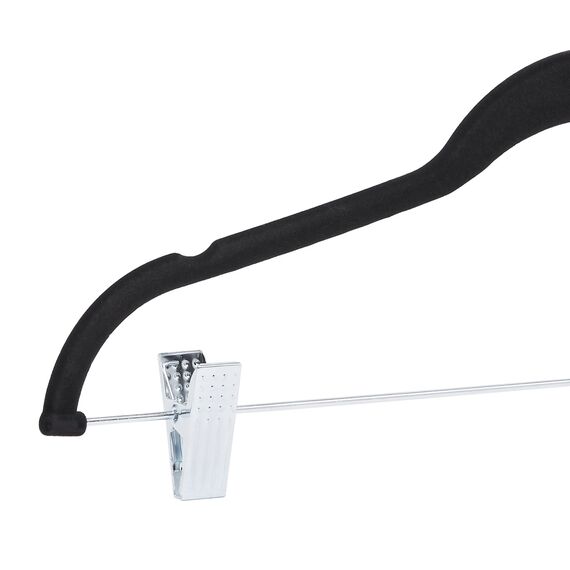 Amazon Basics Rockbügel beflockt, mit Clips, 24-er Pack, Schwarz