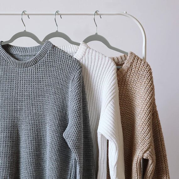 Ediesi, Samt-Kleiderbügel, 50 Stück, grau, rutschfest, weich, dünn, für Hose, Hemd, Rock, Anzüge (50 Stück, Grau ohne Korbatur)