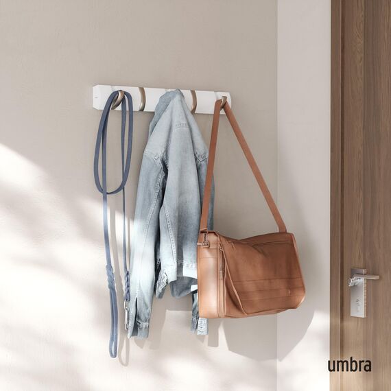 Umbra Flip 5 Garderobenhaken – Moderne, Schlichte und Platzsparende Garderobenleiste mit 5 Beweglichen Haken für Jacken, Mäntel, Schals, Handtaschen und Mehr, Weiss/Nickel