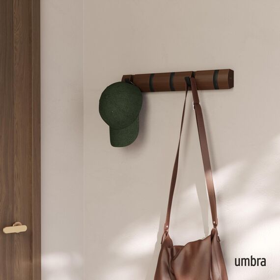 Umbra Flip 5 Garderobenhaken – Moderne, Schlichte und Platzsparende Garderobenleiste mit 5 Beweglichen Haken für Jacken, Mäntel, Schals, Handtaschen und Mehr, Schwarz/Walnuss