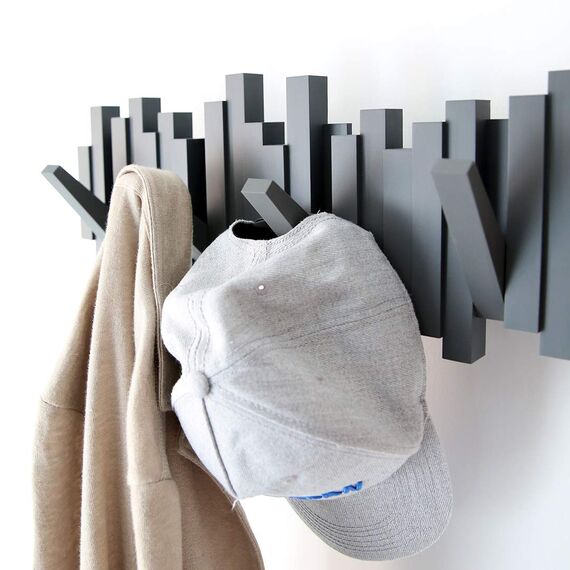 Umbra Stäbchen Garderobenhaken – Moderne und Platzsparende Garderobenleiste mit 5 Beweglichen Haken für Jacken, Mäntel, Schals, Handtaschen und Mehr, Anthrazit