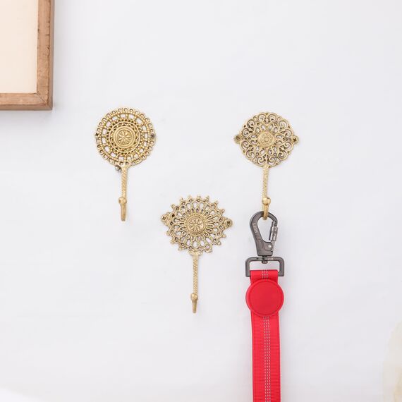 Indian Shelf 3 Wandhaken Gold Dekorative Wandhaken Boho Messing Shabby Chic Haken Einzigartige Boho Garderobenleiste Gold Vintage Haken zum Aufhängen Mantel