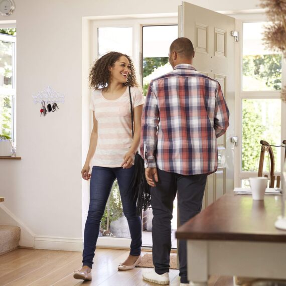 Relaxdays Garderobenleiste aus Gusseisen, 5 Haken, Antiker Landhausstil, HBT: ca. 17 x 35 x 3,5 cm, Hakenleiste, weiß