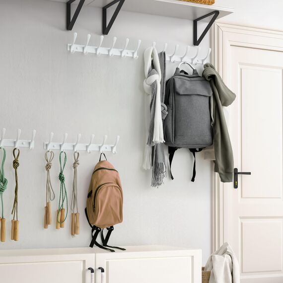 SKOLOO Kleiderhaken wand - 6 Haken, Garderobenleiste Edelstahl, Garderobenhaken Schwere, Metall Hakenleiste, Stabile Hakenleiste zum Aufhängen von Mantel, Jacke, Kleidung, Hut(Weiß)