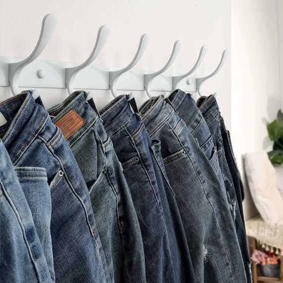 SKOLOO Kleiderhaken wand - 6 Haken, Garderobenleiste Edelstahl(2 Stück), Garderobenhaken Schwere, Metall Hakenleiste Garderobe, Stabile Hakenleiste zum Aufhängen von Mantel, Jacke, Kleidung, Hut(Weiß)