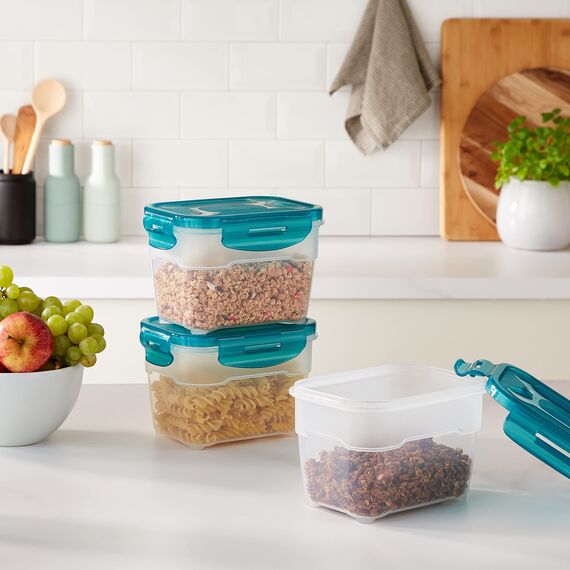 Amazon Basics Gefrierbehälter im Set, mit Deckel, luftdicht, auslaufsicher, stapelbar, für Kühlschrank/Gefriertruhe, BPA-frei, Kunststoff, mikrowellen- und spülmaschinenfest, 3 x 1 liter, farblos