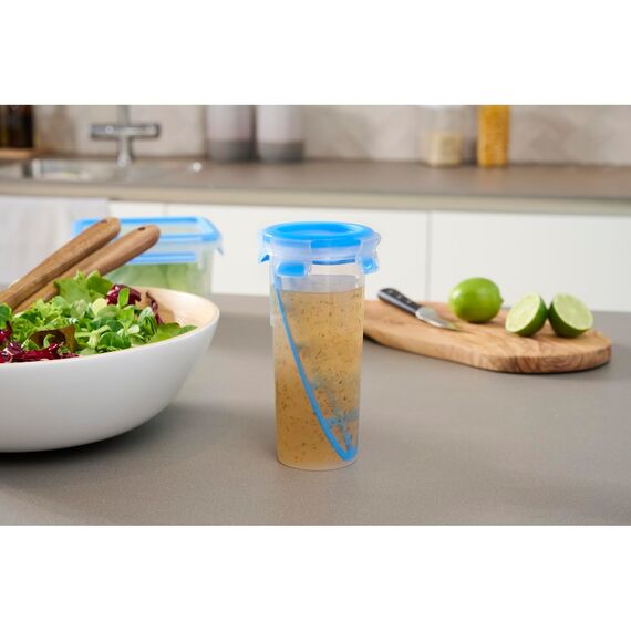 EMSA Clip & Close Mixbecher, rund, 0,5 L, inklusive Mixeinsatz, mit Deckel, Aufbewahrungsbox, 100 Prozent dicht, spülmaschinen-, gefrier-, mikrowellenfest, Transparent, Blau, Made in Germany, 508555