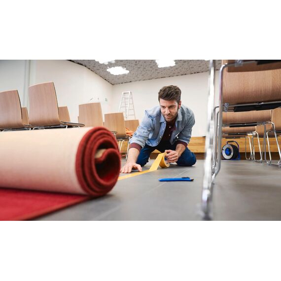 tesa Doppelseitiges Klebeband Universal - Vielseitiges Klebeband für Verpackungen, Deko und Teppiche oder zum Basteln - 25 m x 50 mm