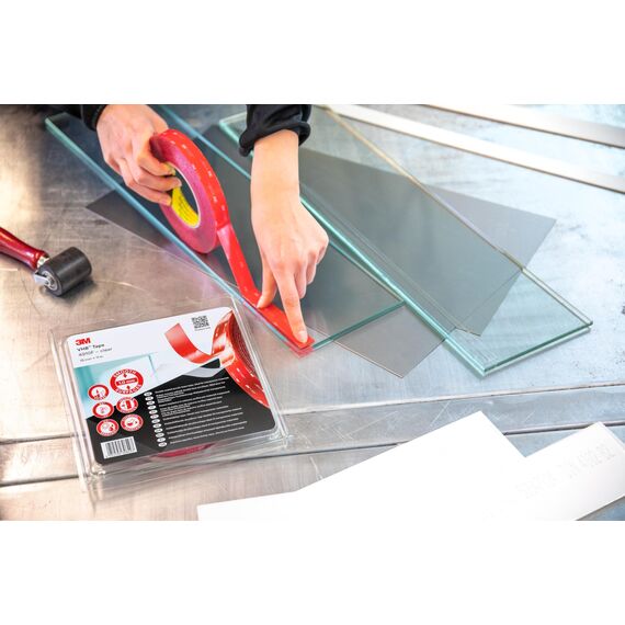 3M VHB 4910F Montage Klebeband doppelseitig - transparent, ermöglicht das Fügen transparenter Materialien mit praktisch unsichtbarer Klebstoffschicht - 19mm x 11m, Transparent, 1.0mm (1-er Pack)