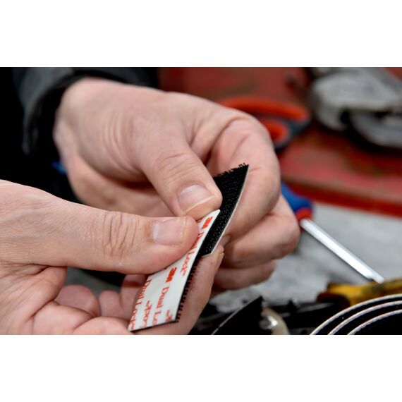 3M Dual Lock SJ354D, wiederlösbares Befestigungssystem - starke, wiederlösbare Verbindung von Kunststoffen (Polypropylen, Polyethylen), kritischen Lacken - 2 x 25mm x 5m, Dicke: 5.7mm (1-er Pack), 10 m x 25 mm