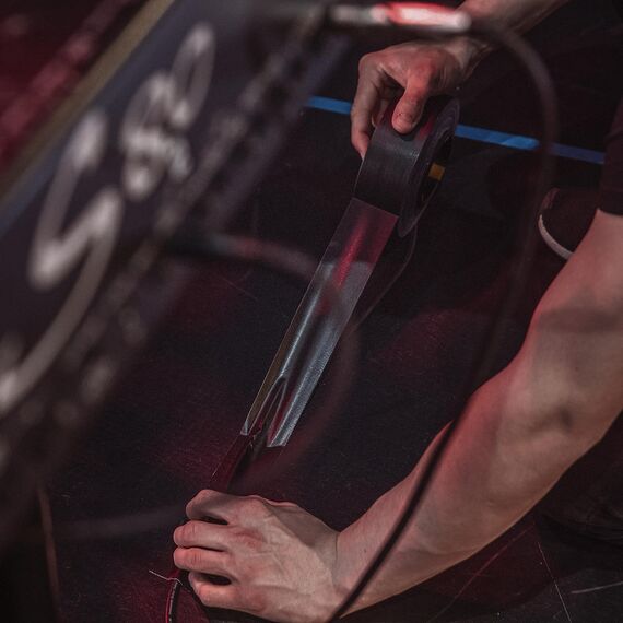 Defender EXA-TAPE mit ERGO-Core, Schwarz Matt, 50 mm x 50 m