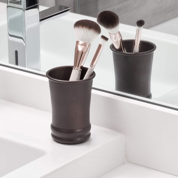 InterDesign iDesign - 26181 Olivia Metallbecher, Make-up-Pinselhalter und Zahnbürstenbecher für Badezimmer, Arbeitsplatte, Schreibtisch, Wohnheim, Uni und Waschtisch, 8,3 x 8,3 x 10,8 cm, Bronze