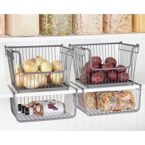 mDesign Moderner stapelbarer Metallkorb mit Griffen, offene Vorderseite für Küchenschränke, Speisekammer, Schränke, Schlafzimmer, Badezimmer – groß, 3 Stück – Graphitgrau