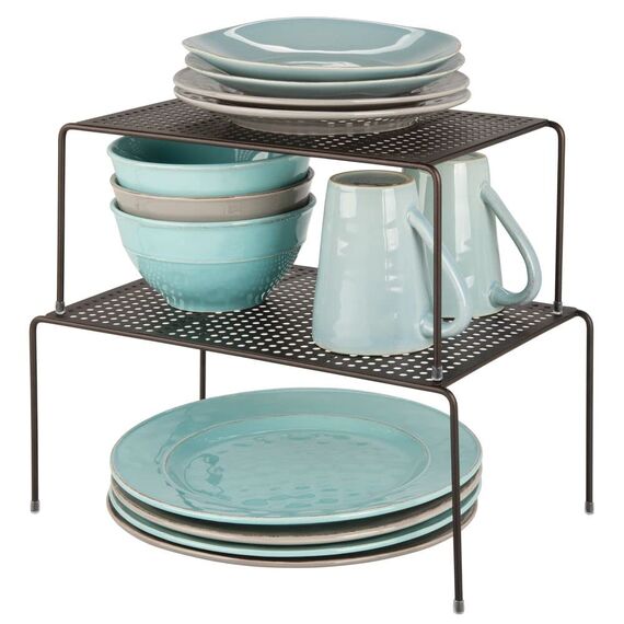 mDesign Regaleinsatz für Küchenschrank – praktische Geschirrablage aus Metall für mehr Abstellfläche – Schrankeinsatz zum Ausziehen – bronzefarben