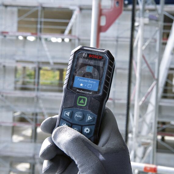Bosch Professional Laser-Entfernungsmesser GLM 50-25 G (grüner Laser, Reichweite: bis zu 50 m, robust, IP65, ± 1,5 mm*, 2X AA-Batterie, Schlaufe, Tasche)
