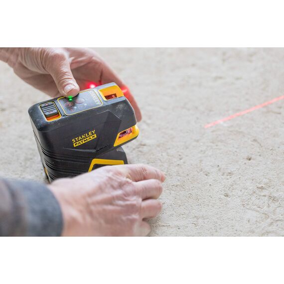 Stanley FatMax Kreuzlinien- und 5-Punktlaser rot FMHT1-77415 (selbstnivellierend, mit roter Diode, Genauigkeit: 3mm/10m, mit Pulsmodus für Empfänger, IP54, inkl. Koffer und Zubehör), Schwarz/Gelb