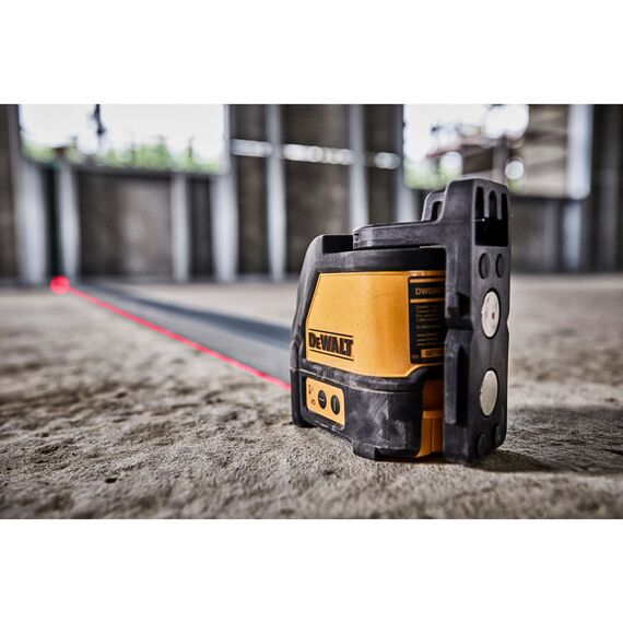 Dewalt Kreuzlinien Laser, rot DW088K (Batteriebetreiben 1 vertikaler und 1 horizontaler Strahl, selbstnivellierend, 2-Tasten Bedienung, Pulsmodus zum Einsatz von Empfängern, Sichtbarkeit bis 15 m)