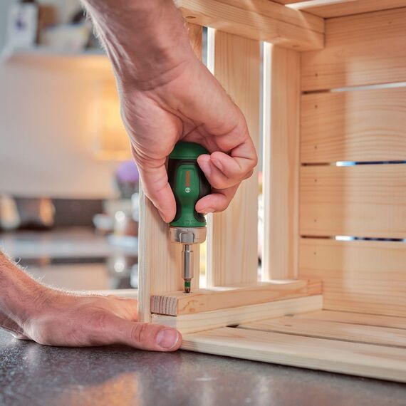 Bosch Stubby Ratschenschraubendreher mit Bit Magazin, 6-teilig (kompakter Ratschenschraubendreher mit hohem Drehmoment; 6 Bits im intergrierten Bitmagazin; ergonomisch; magnetischer Bithalter)
