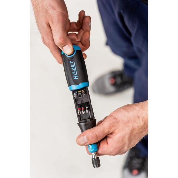 HAZET Bit Ratschen-Schraubendreher 810R-3 | integriertes Bithalter-Magazin mit 12 Bits - Ratschenfunktion umstellbar oder Verwendung als Bit-Schraubendreher