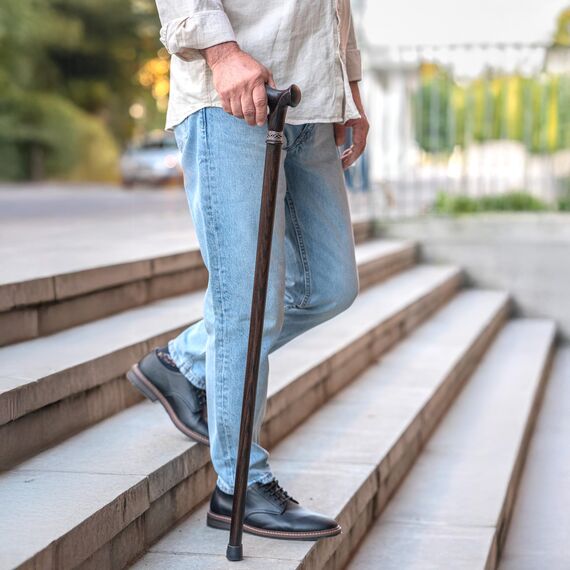 Asterom Walking Cane - Handgefertigte Ergonomische Gehstöcke für Männer - Hölzerne Gehstöcke für Senioren, Einzigartig (Walnuss, 34 Zoll)