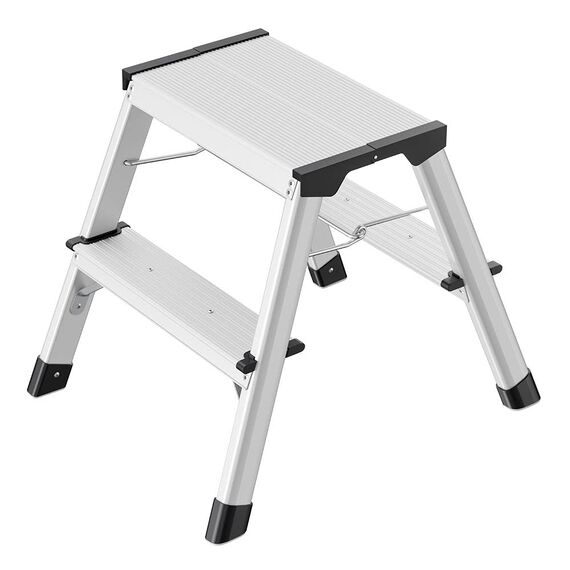 Hailo D60 StandardLine Alu Doppelstufen-Trittleiter - 2-stufiger Klapptritt mit Soft-Grip-Sohlen und Klappsperre - Arbeitshöhe bis 240 cm - Gewicht 2 kg - Silber