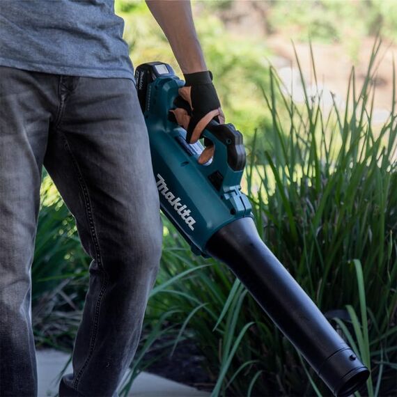 Makita DUB184RF Akku-Gebläse 18 V / 3,0 Ah, 1 Akku + Ladegerät