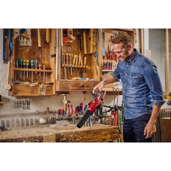 Einhell Akku-Universalbläser GE-UB 18/250 Li E-Solo Power X-Change (18 V, 250 km/h Luftgeschwindigkeit, 3-TLG. Rohr, elektr. Drehzahlregelung mit LED-Anzeige, ohne Akku)