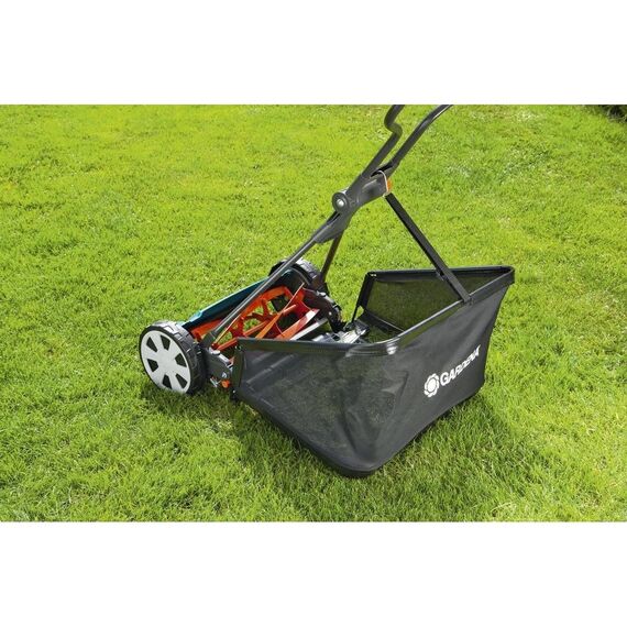 Gardena Grasfangkorb: Grasfangbox passend für alle Gardena Spindelmäher (z.B. 330, 400, 400 C, 380 EC), Fassungsvermögen 35-49 l (4029-88)