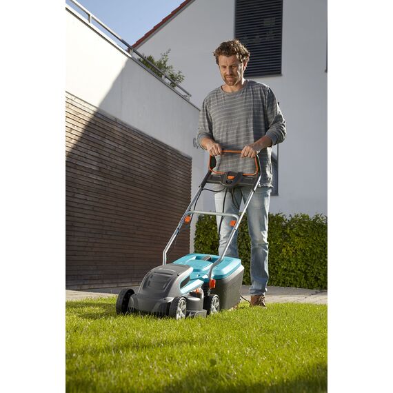 Gardena PowerMax Elektro-Rasenmäher 1400/34: Rasenmäher bis 400 m², 34 cm Schnittbreite, 40 l Fassungsvolumen, ErgoTec Plus-Handgriff (5034-20)
