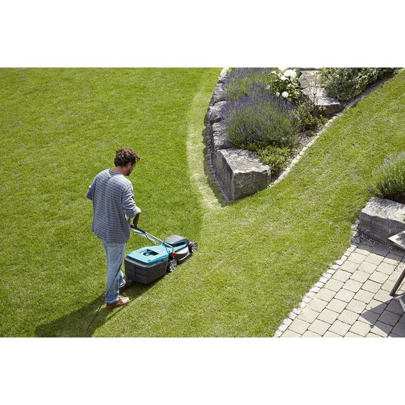 Gardena PowerMax Elektro-Rasenmäher 1400/34: Rasenmäher bis 400 m², 34 cm Schnittbreite, 40 l Fassungsvolumen, ErgoTec Plus-Handgriff (5034-20)