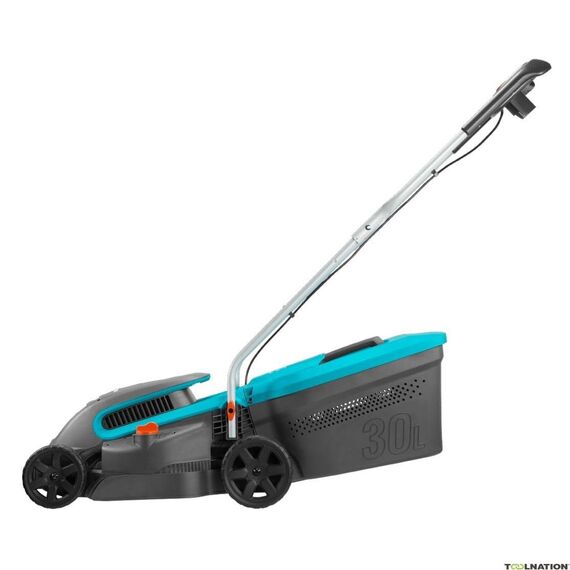 Gardena PowerMax 1200/32 Elektrorasenmäher: Rasenmäher bis 300 m², 32 cm Schnittbreite, 30 l Fassungsvolumen, Schnitthöhe 20-60 mm, klappbares Gestänge, ergonomischer Handgriff (5032-20)