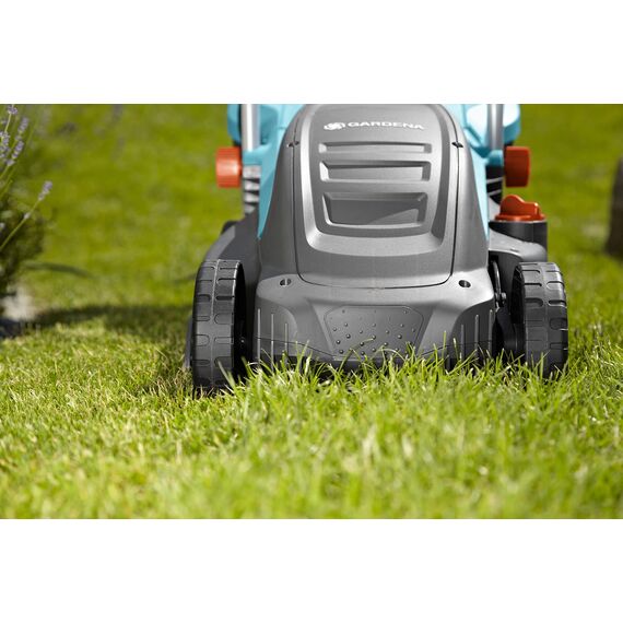 Gardena PowerMax 1200/32 Elektrorasenmäher: Rasenmäher bis 300 m², 32 cm Schnittbreite, 30 l Fassungsvolumen, Schnitthöhe 20-60 mm, klappbares Gestänge, ergonomischer Handgriff (5032-20)