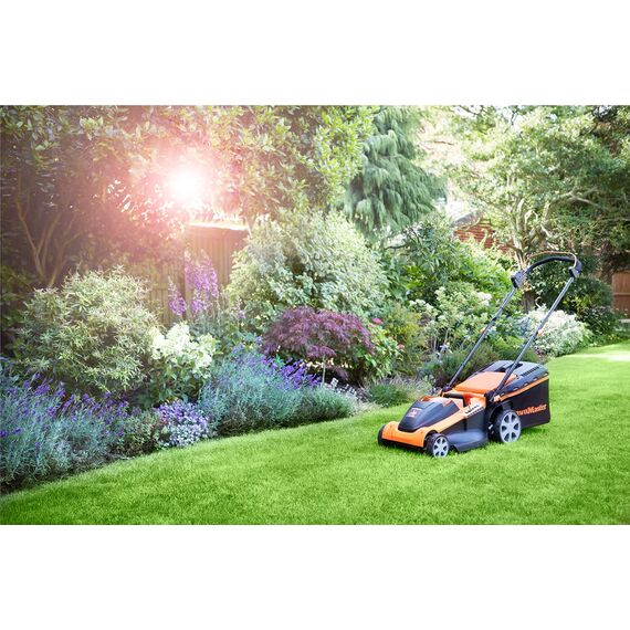 LawnMaster CLMF4841E Akku-Rasenmäher 48V Max 2x24V 4.0Ah Batterie, 41cm 450m² Mulchen 42L, 22-72mm 6-Stufige Schnitthöhenverstellung